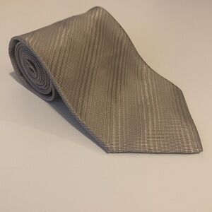 Elegant Harry Rosen 100% Silk Grey Tie